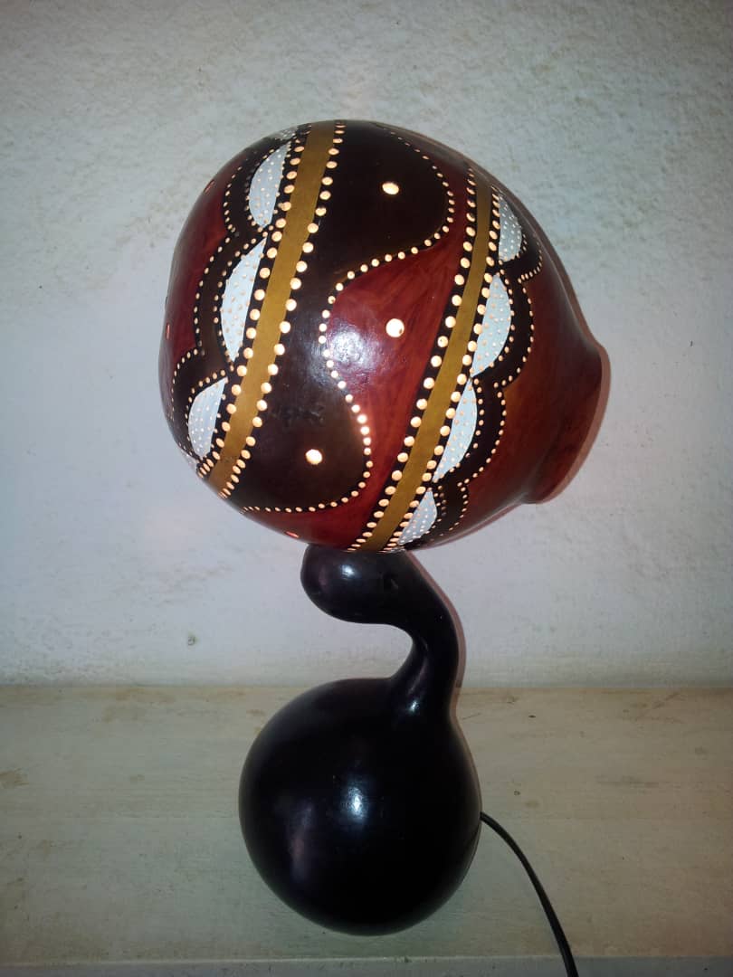 ABAT-JOUR EN CALEBASSE AFRICAINE