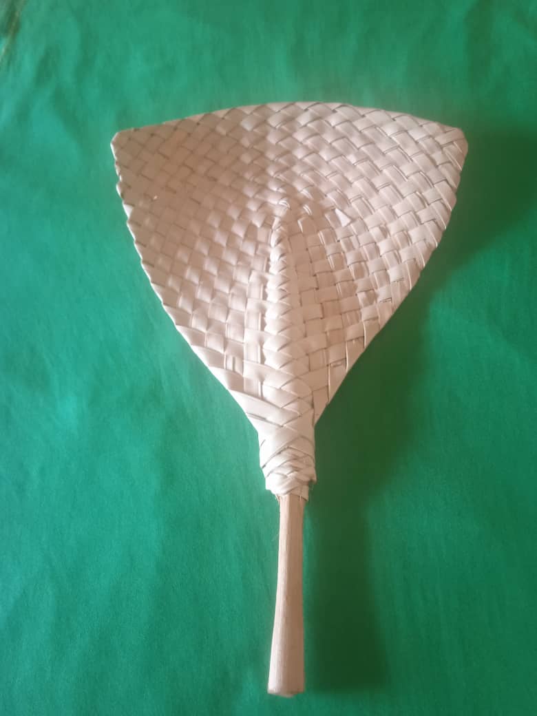 ÉVENTAIL TRADITIONNEL