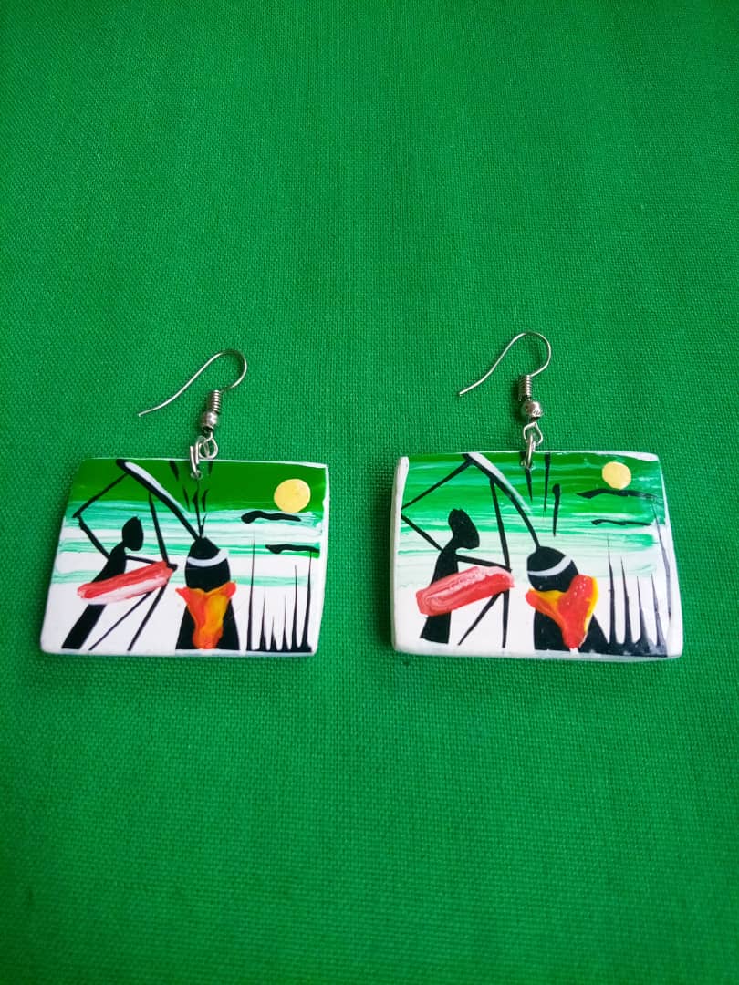 BOUCLES D'OREILLES PEINTES EN BOIS