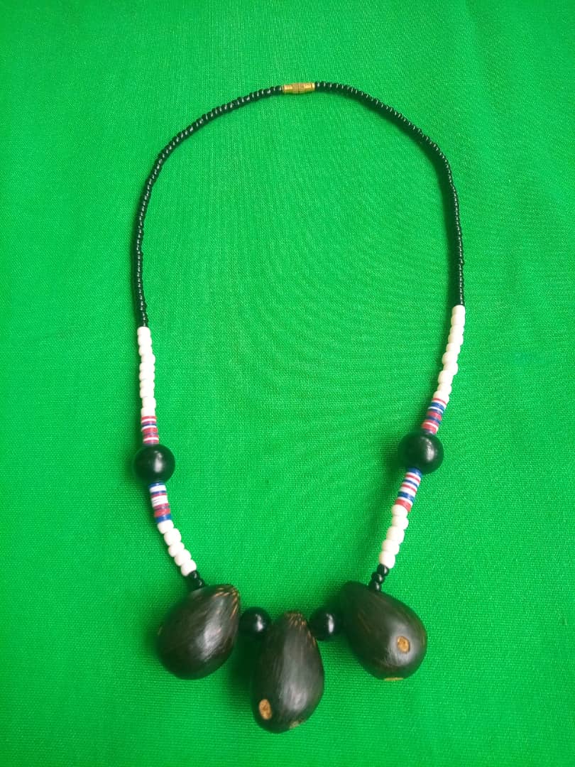 COLLIER EN NOIX DE PALMIER