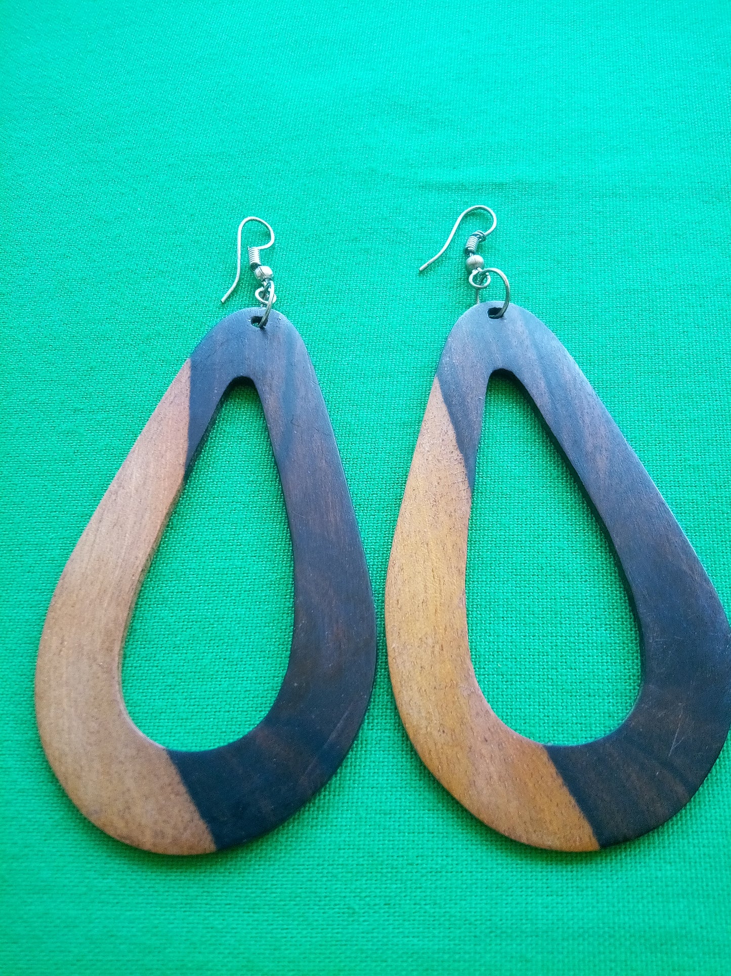 BOUCLES D'OREILLES EN BOIS D'ÉBÈNE