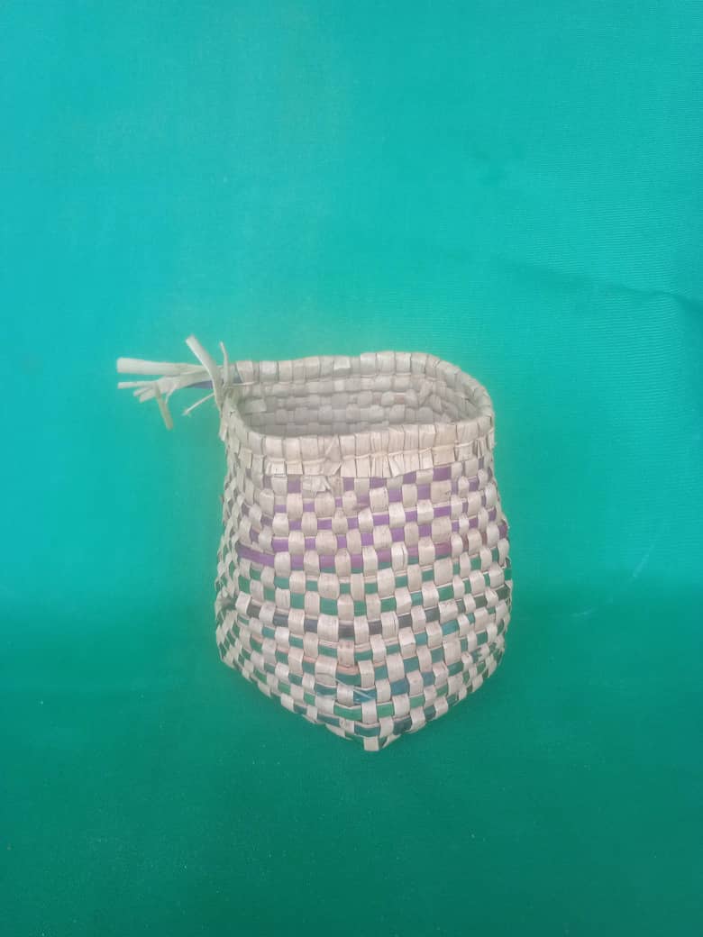 PANIER EN OSIER COLORÉ