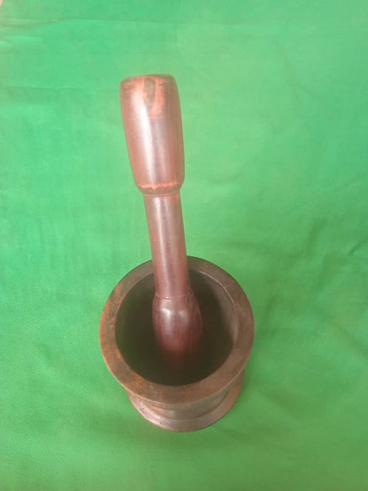 PILON EN BOIS D'ÉBÈNE