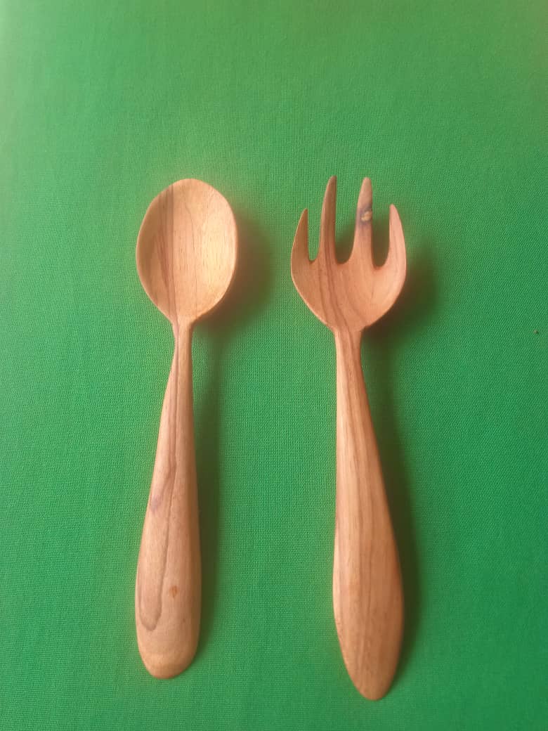 COUVERTS EN BOIS D'ÉBÈNE