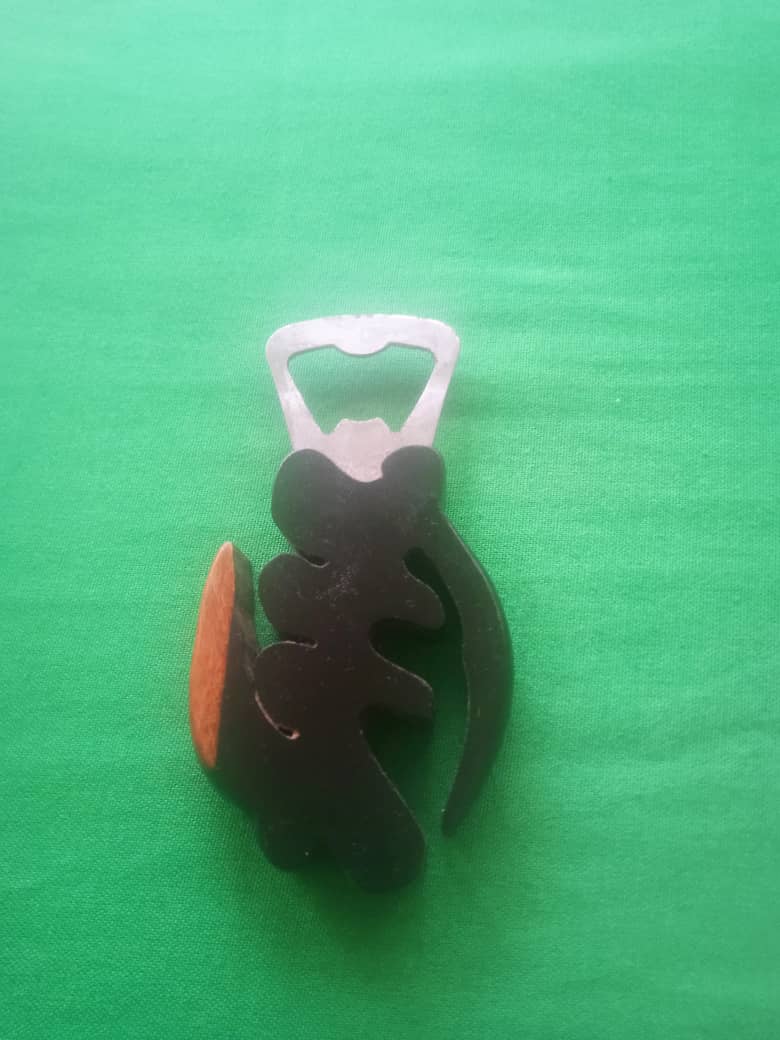 DÉCAPSULEUR EN BOIS D'ÉBÈNE