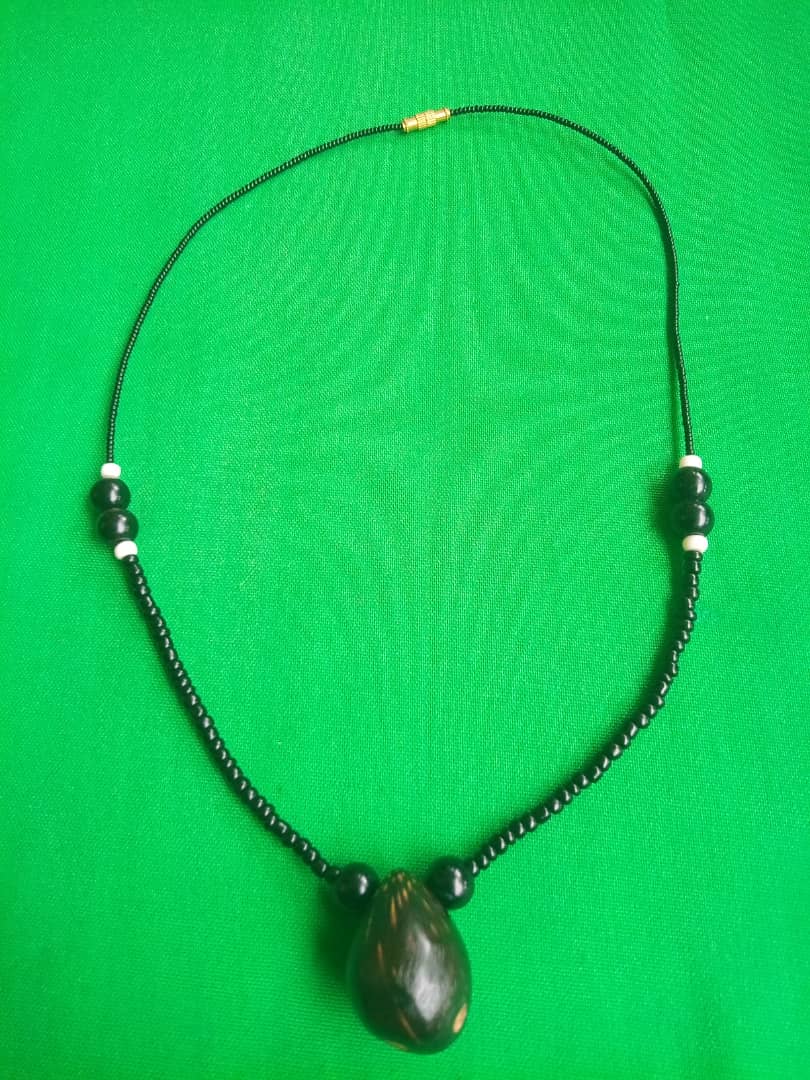 COLLIER EN NOIX DE PALMIER